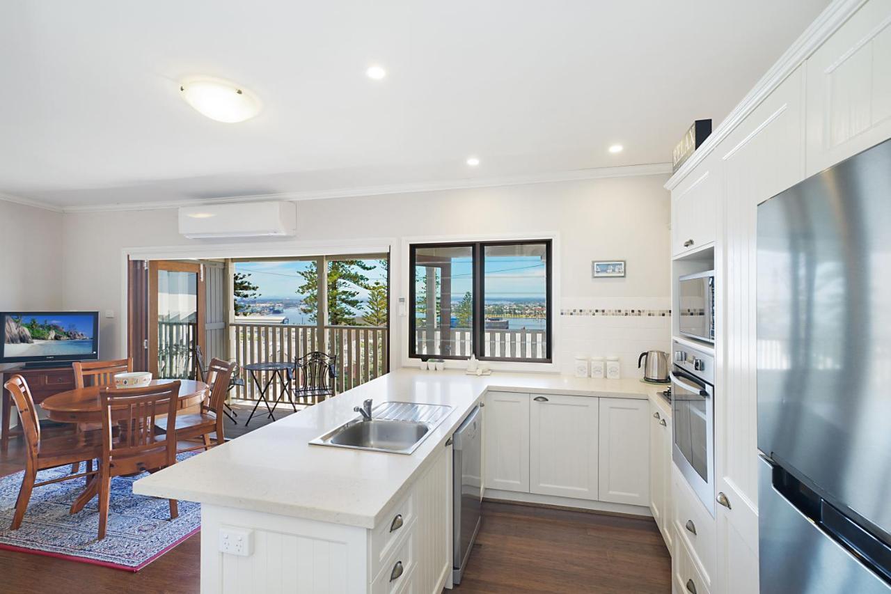 Newcastle Short Stay Accommodation - Vista Apartment Bagian luar foto
