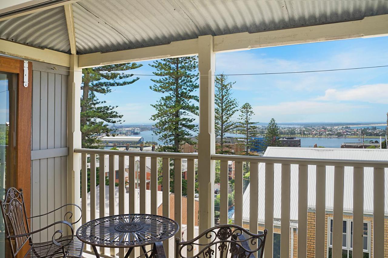 Newcastle Short Stay Accommodation - Vista Apartment Bagian luar foto