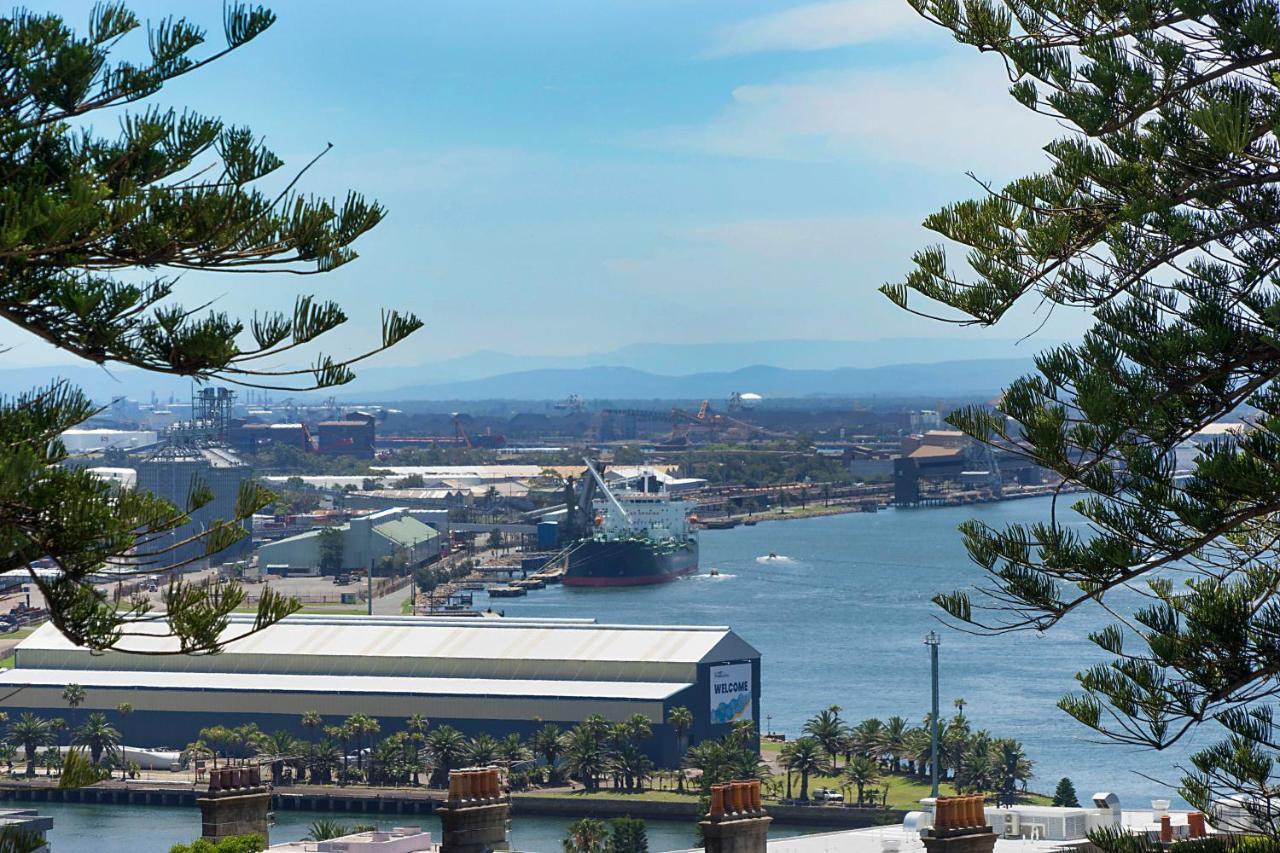 Newcastle Short Stay Accommodation - Vista Apartment Bagian luar foto