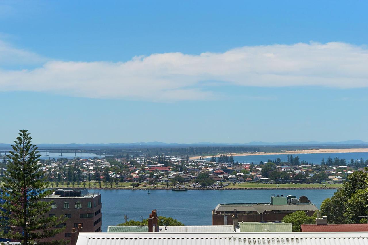 Newcastle Short Stay Accommodation - Vista Apartment Bagian luar foto