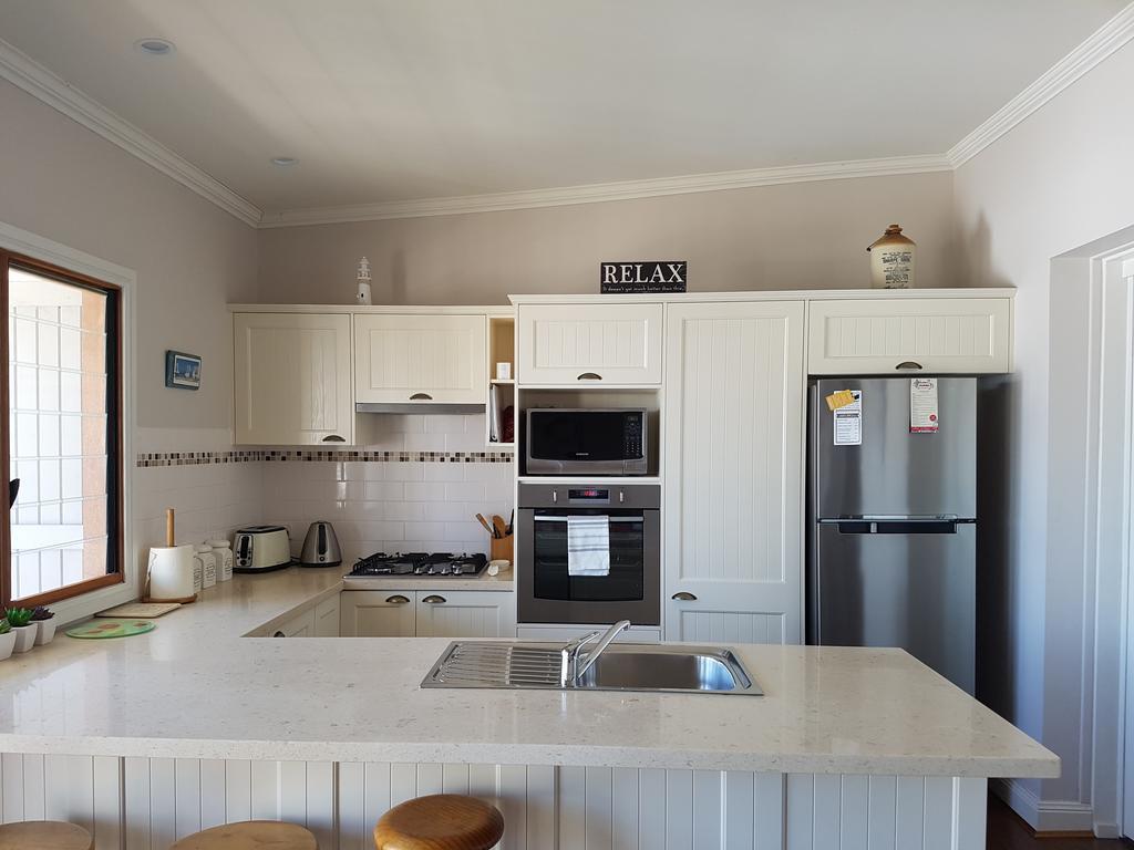 Newcastle Short Stay Accommodation - Vista Apartment Bagian luar foto